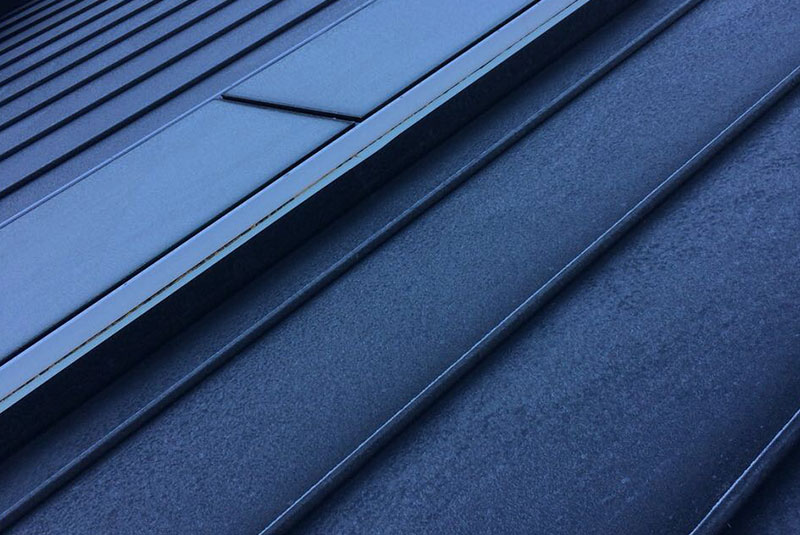 Dach aus Farbaluminium